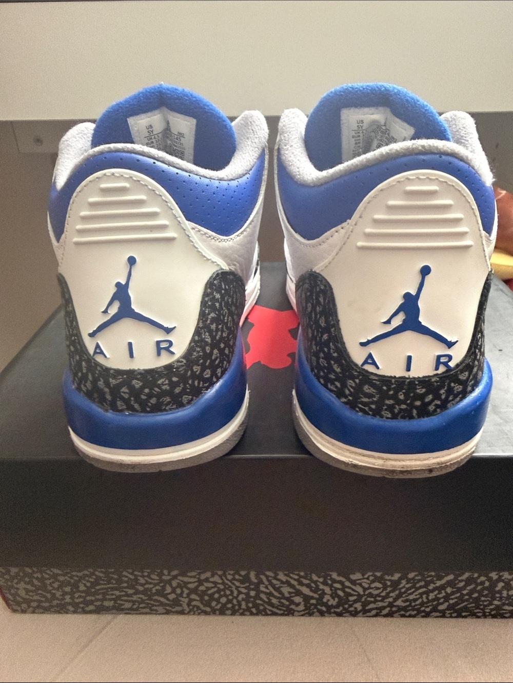 Air Jordan 3 Retro (GS) White/Racer Blue-Black Sneaker - Picture 3 of 6